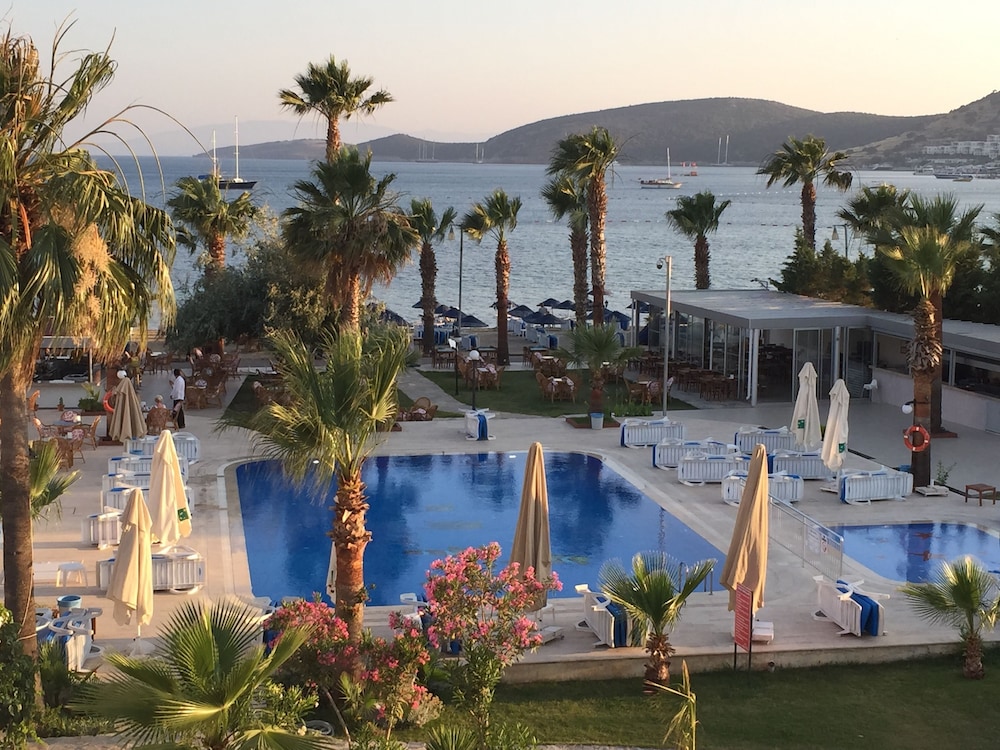 

Roma - Ortakent - Nagi Beach Hotel