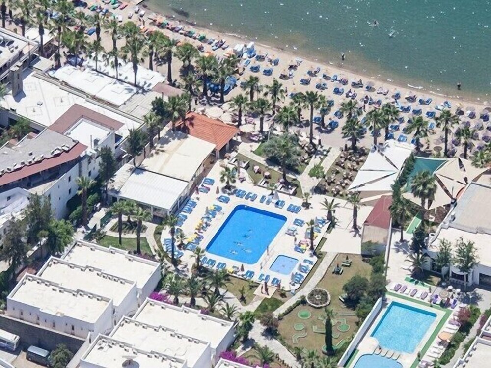 

Milano - Regione di Bodrum, Turchia - Nagi Beach Hotel
