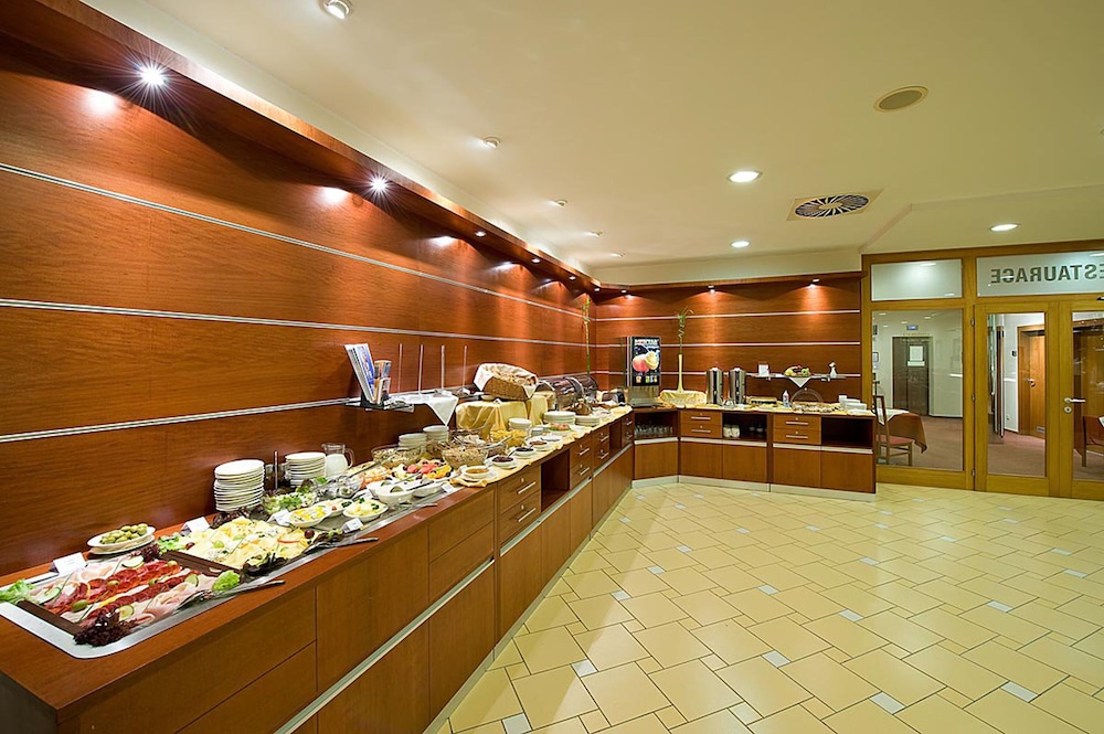 

Catania - Praga, Aeroporto Václav Havel - Ramada By Wyndham Airport Prague