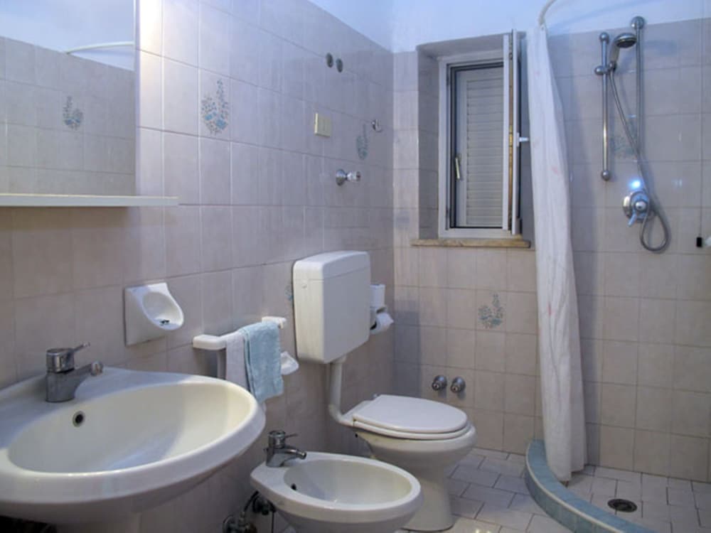 

Lamezia Terme - Ischia - Aparthotel Villa Marinù