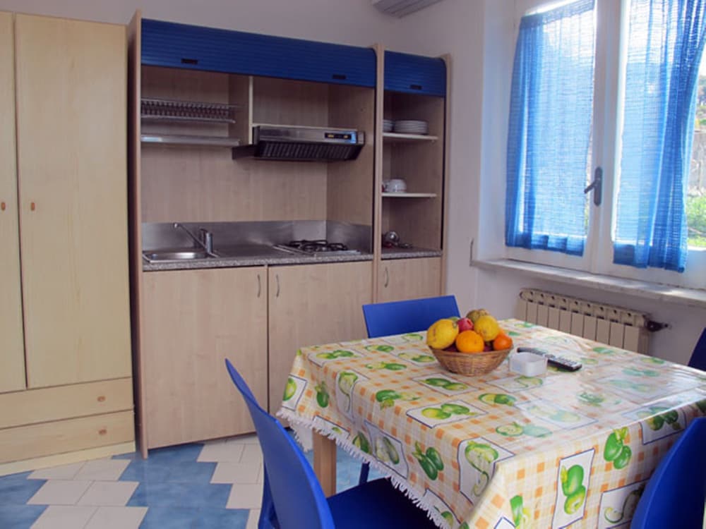

Milano - Lacco Ameno - Aparthotel Villa Marinù