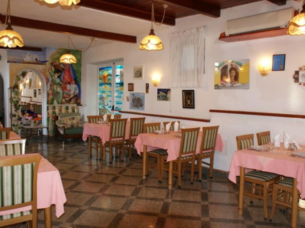 

Milano - Ischia - Aparthotel Villa Marinù