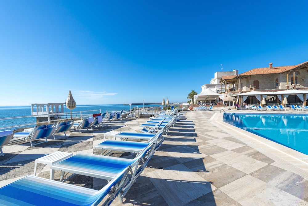 

Milano - Costa Lazio, Mare Italia - Hotel Ristorante Maga Circe