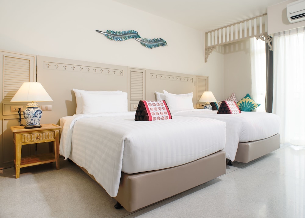

Roma - Nai Thon Beach - Panphuree Residence - SHA Extra Plus