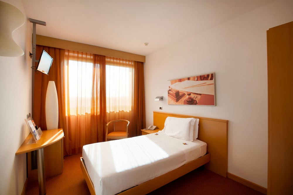 

Lamezia Terme - Villafranca di Verona - Hotel Montemezzi