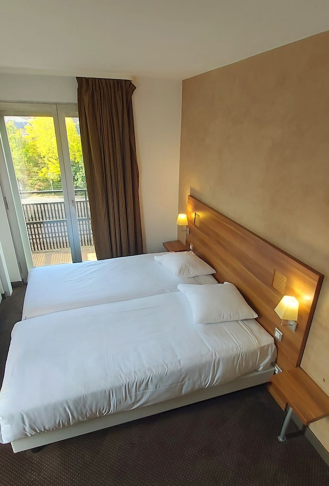 

Roma - Eguisheim - The Originals City, Hôtel Colmar Gare