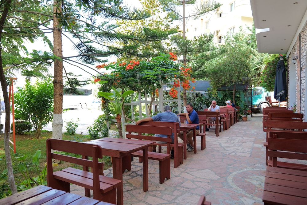 

Brindisi - Sarandë - Hotel Rixhi