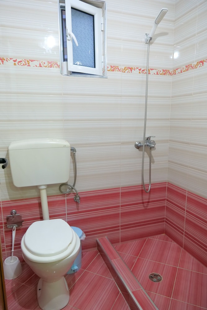 

Comiso - Sarandë - Hotel Rixhi