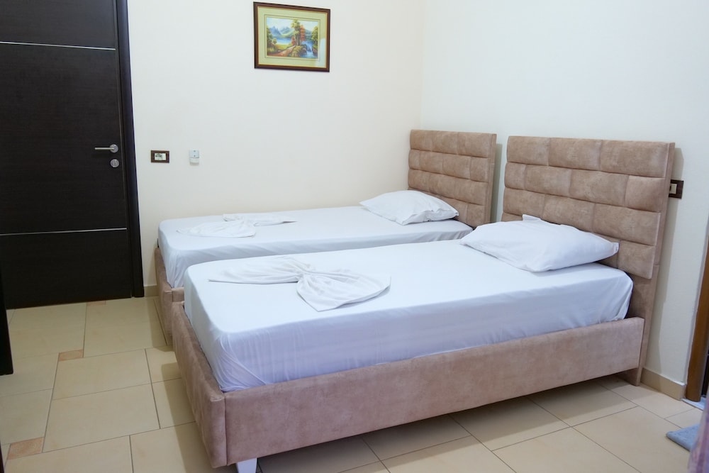 

Roma - Riviera Albanese - Hotel Rixhi