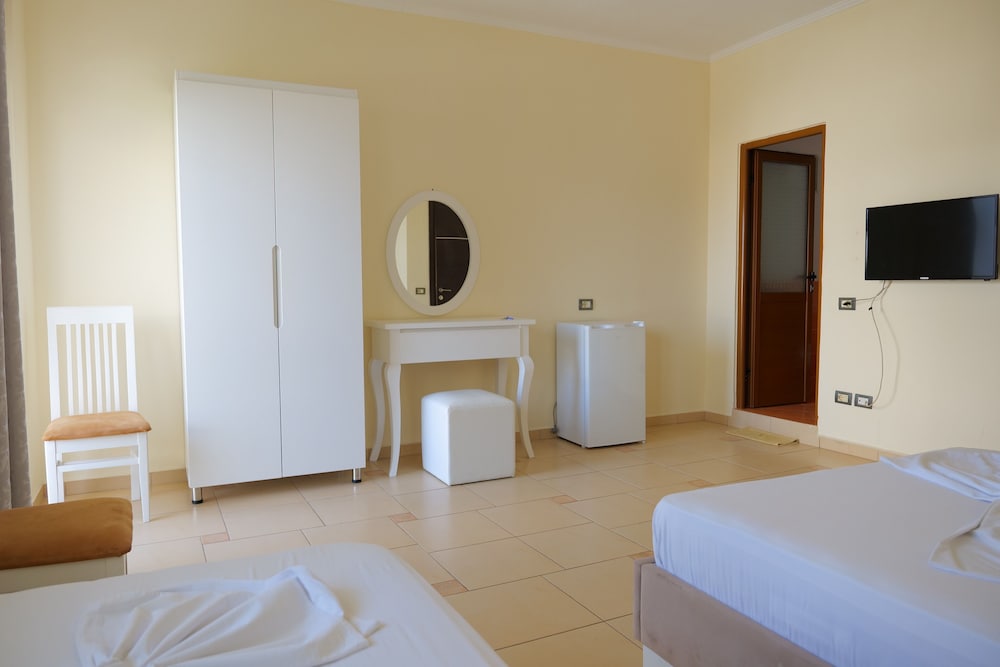 

Verona - Sarandë - Hotel Rixhi