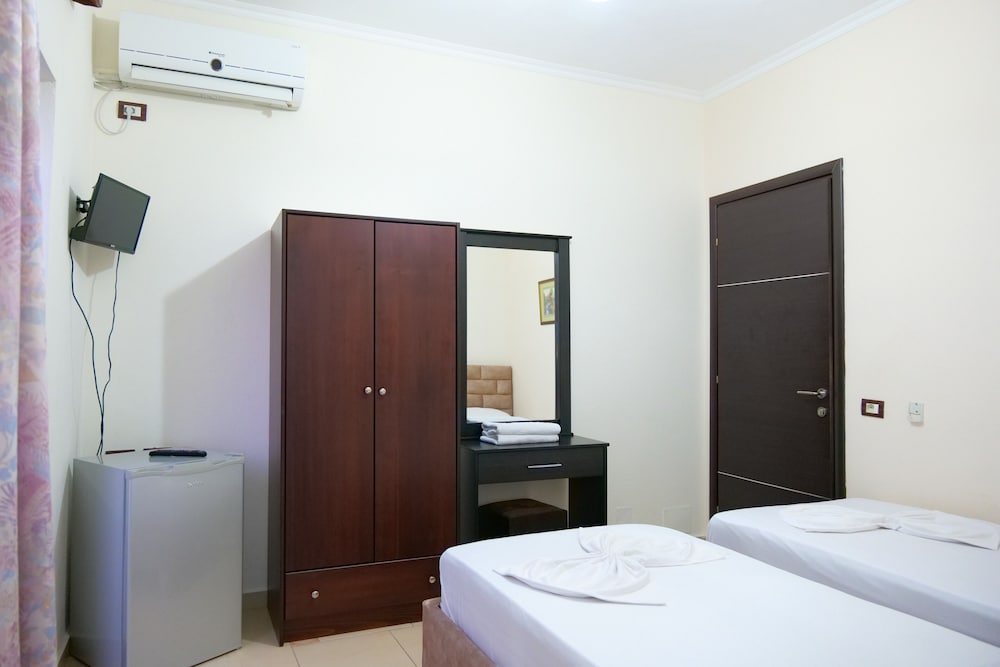 

Roma - Sarandë - Hotel Rixhi