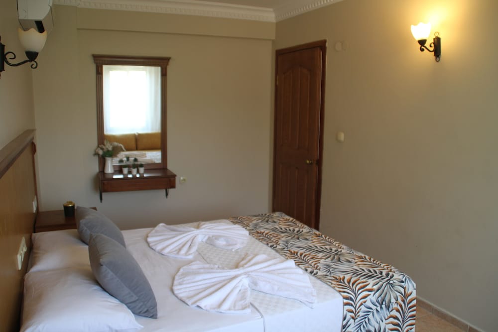 

Milano - Kusadasi - Rosy Suites Hotel