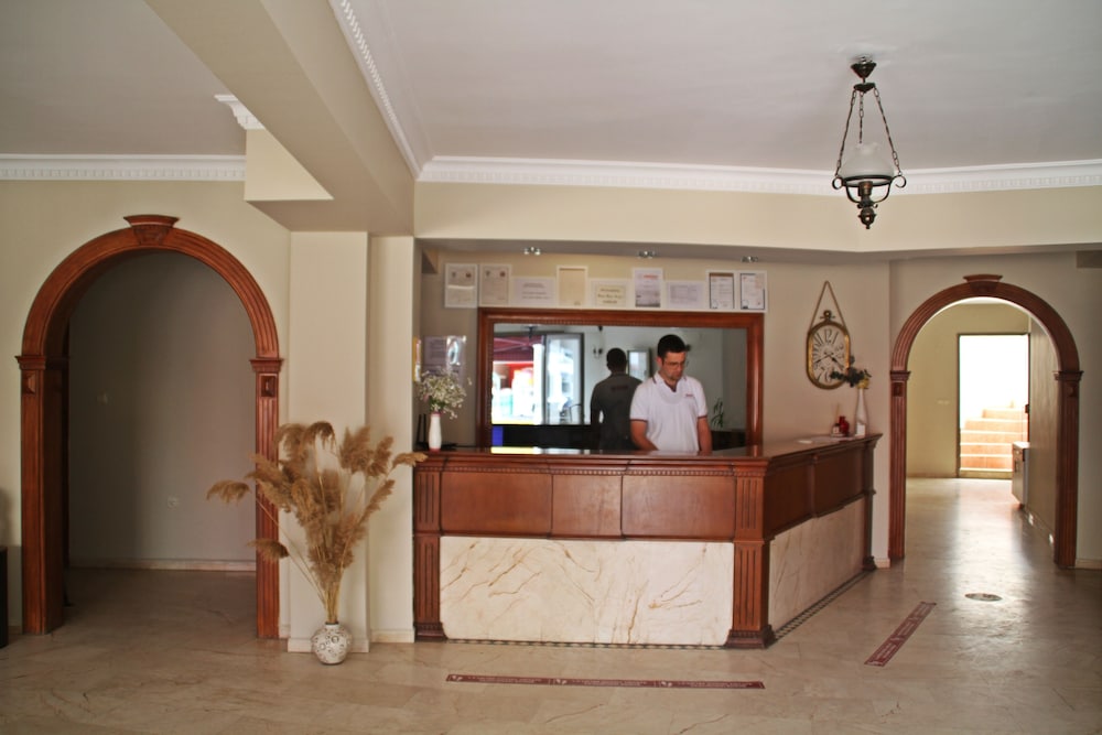 

Bologna - Kusadasi - Rosy Suites Hotel