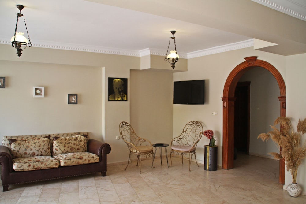 

Milano - Kusadasi - Rosy Suites Hotel