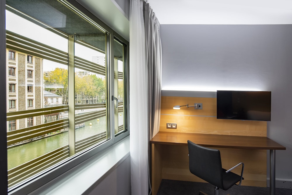 

Roma - Le Pré-Saint-Gervais - Holiday Inn Express Paris - Canal de la Villette