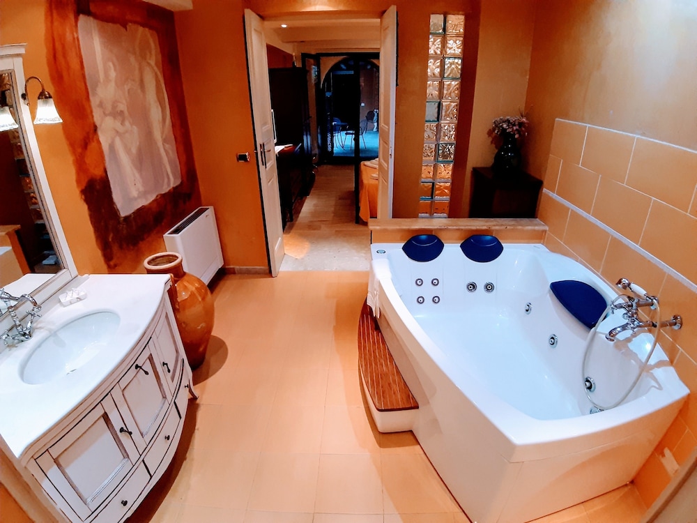 

Milano - Capo Vaticano - Hotel Villa Antica