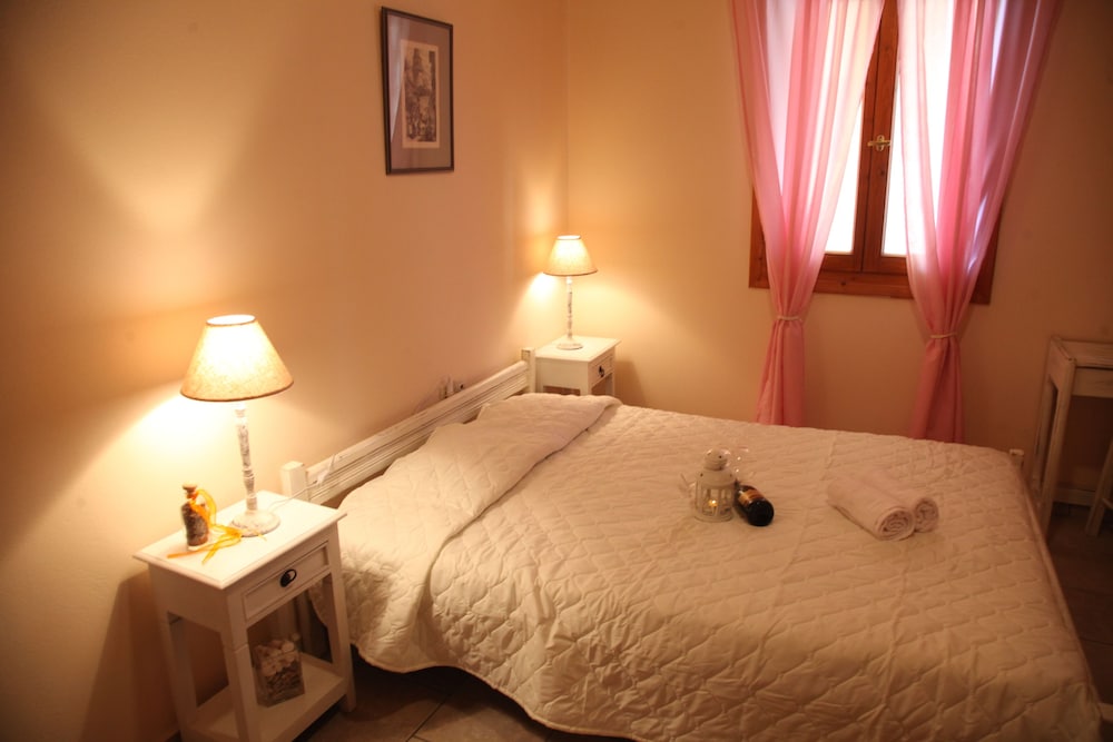 

Catania - Ermoupolis - Ventoura Studios & Apartments