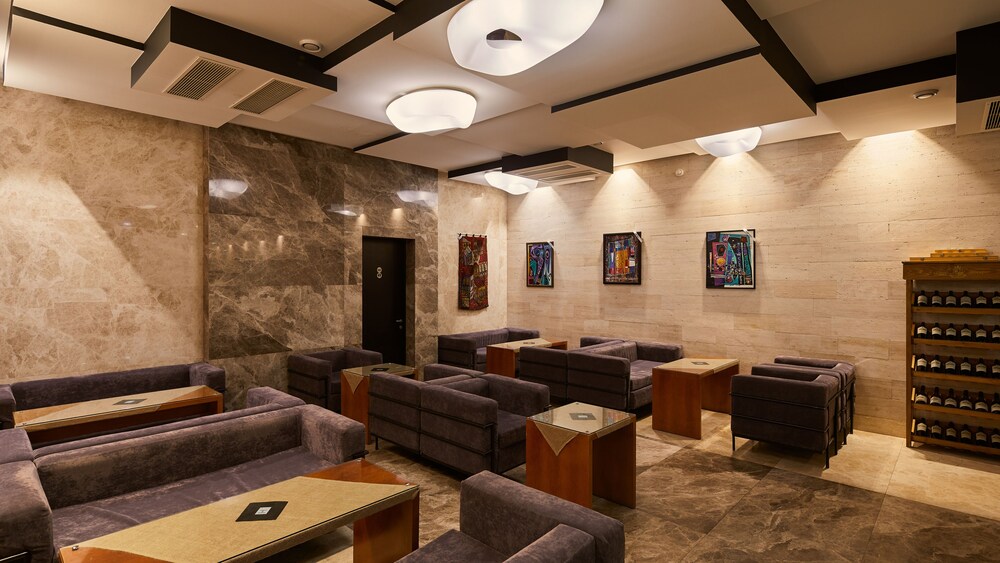 

Milano - Nizhnyaya Alekseyevka - Iveria Inn Hotel