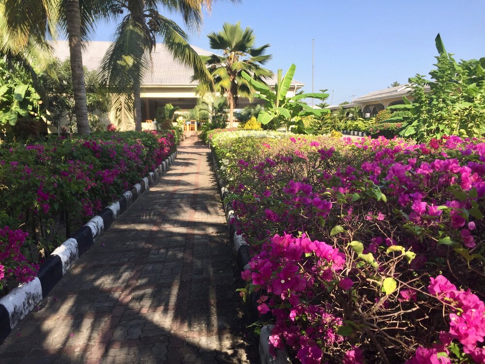 

Roma - Bagamoyo - Oceanic Bay Hotel & Resort