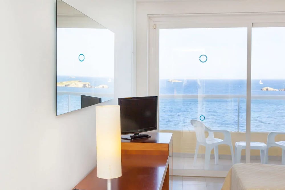 

Lamezia Terme - Playa d'en Bossa, Ibiza - Hotel Ibiza Playa
