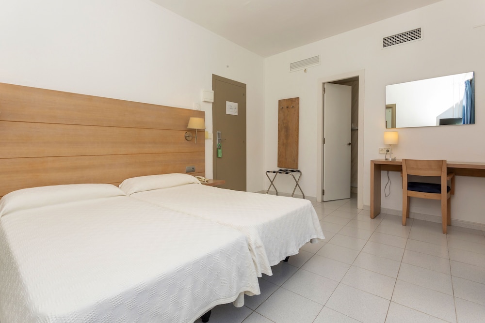 

Genova - Playa d'en Bossa, Ibiza - Hotel Ibiza Playa