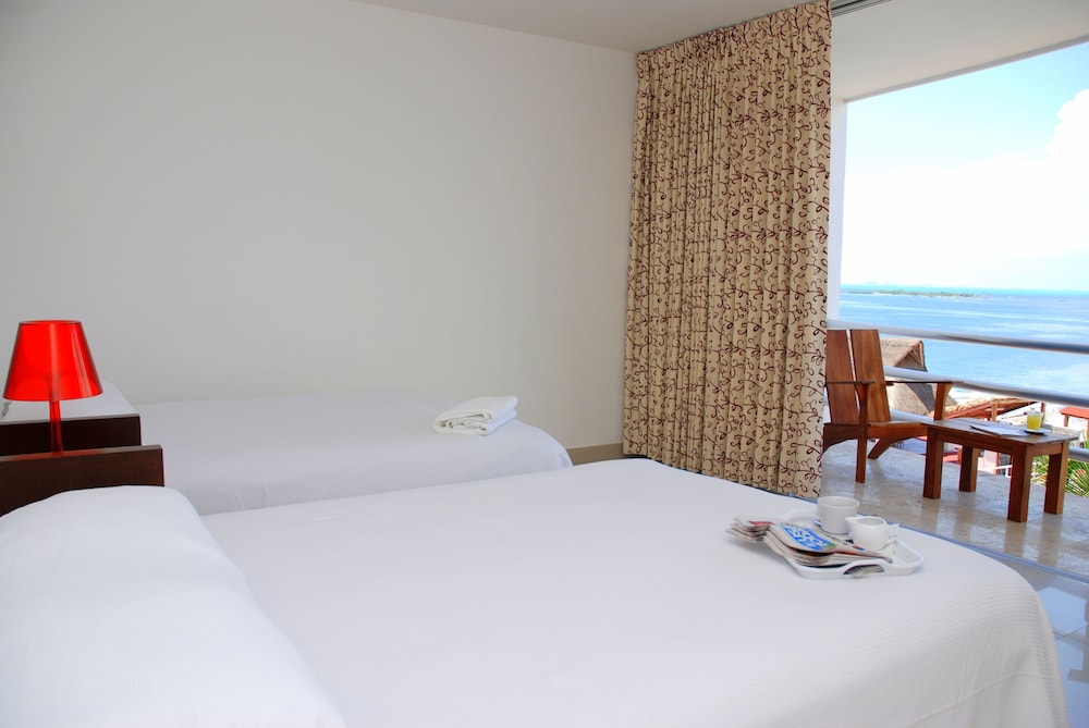

Bologna - Isla Mujeres - Hotel Bahia Chac Chi