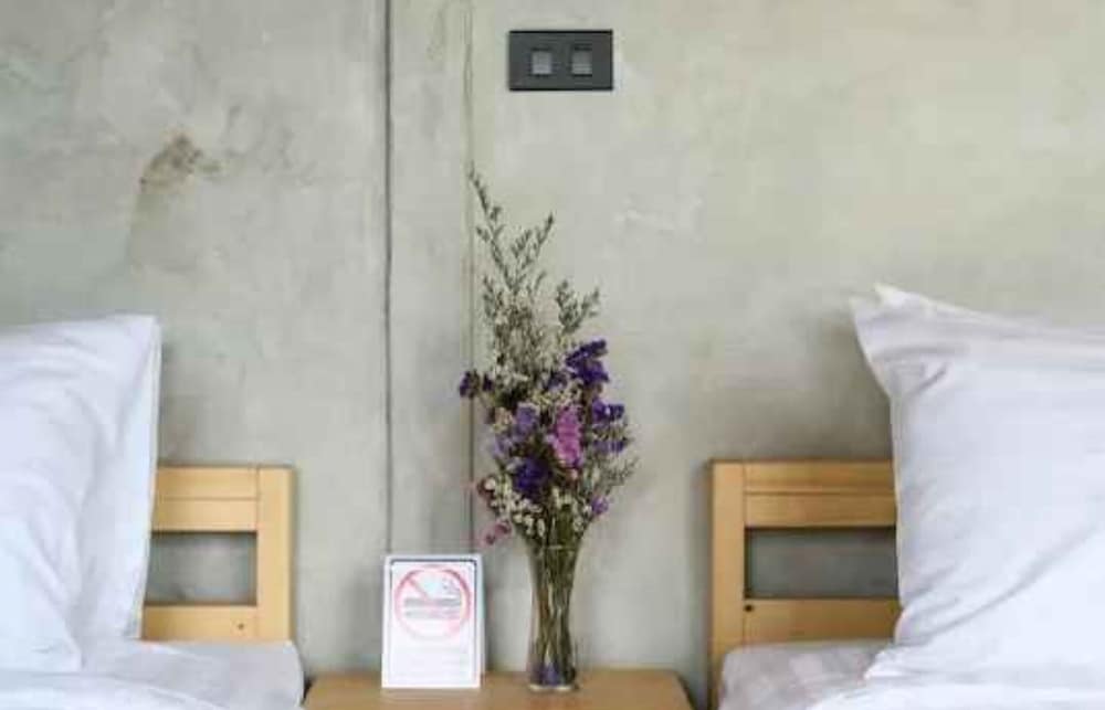 

Verona - Si Sunthon - Loftpical Resort