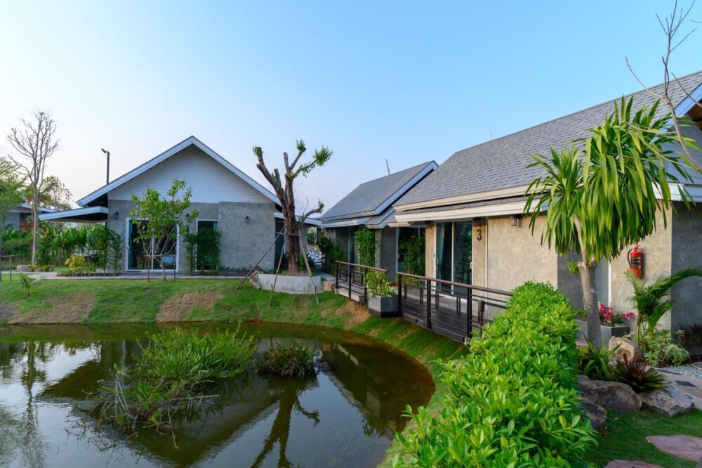 

Roma - Si Sunthon - Loftpical Resort