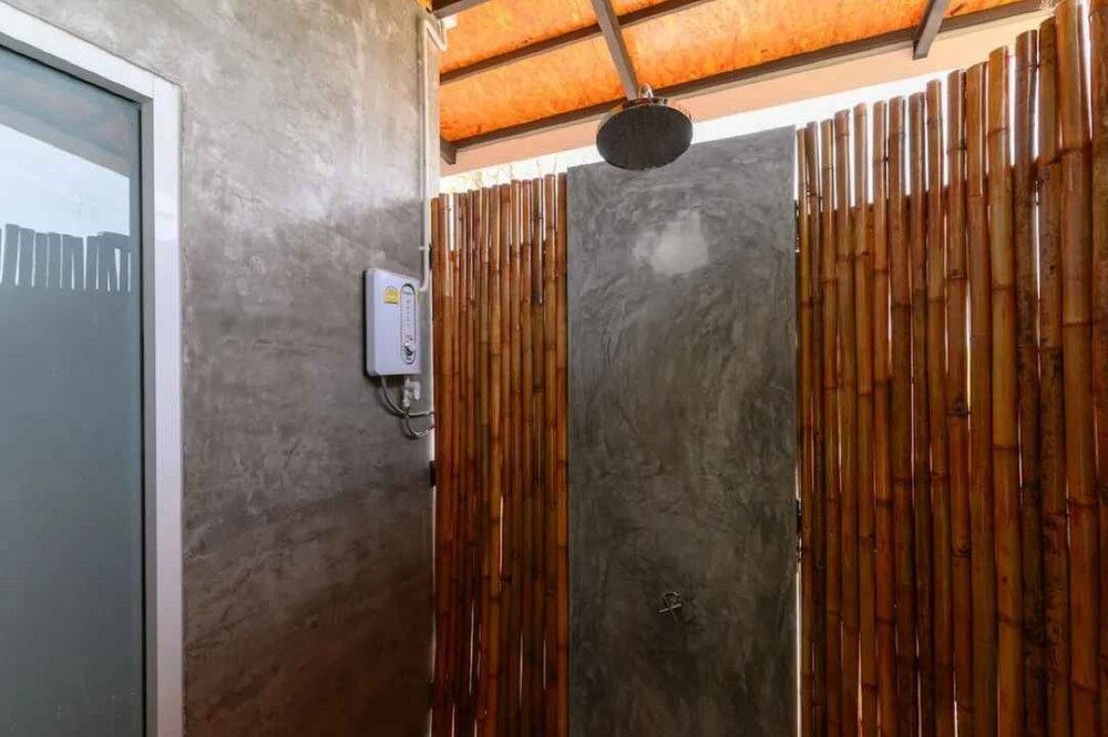 

Bari - Si Sunthon - Loftpical Resort