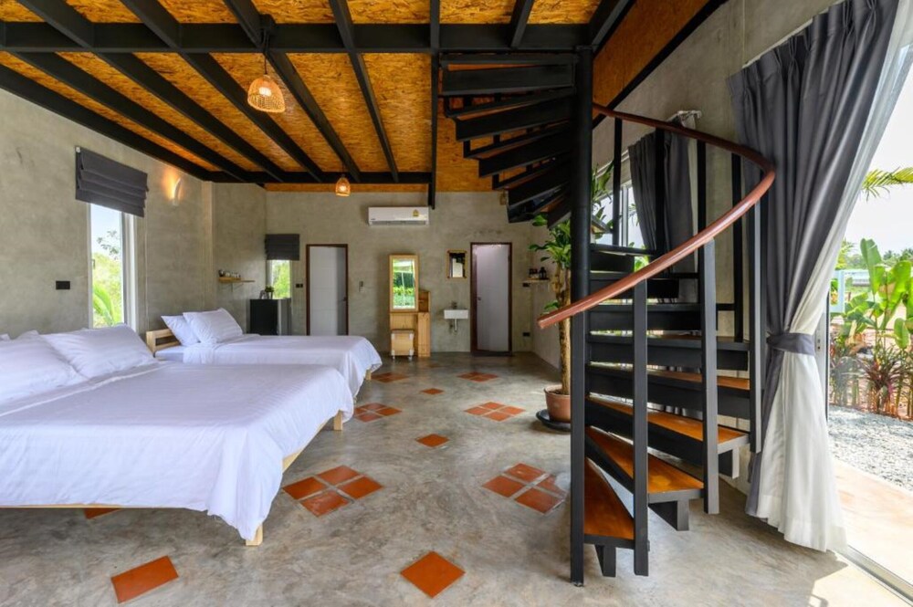 

Roma - Si Sunthon - Loftpical Resort