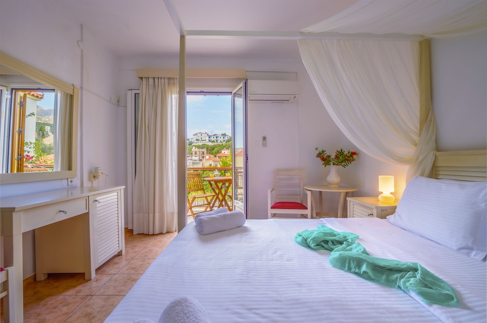 

Milano - Samos, Isole Greche - Kerkis Bay