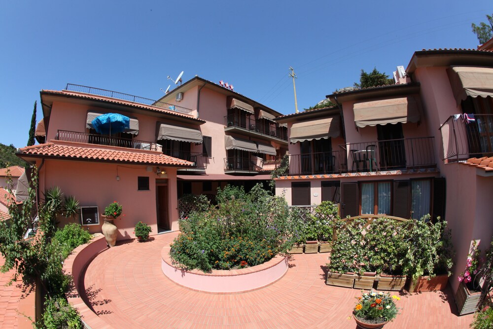 

Roma - Marina di Campo - Hotel Lo Scirocco