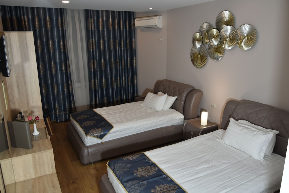 

Venezia - Tirana - Park Hotel