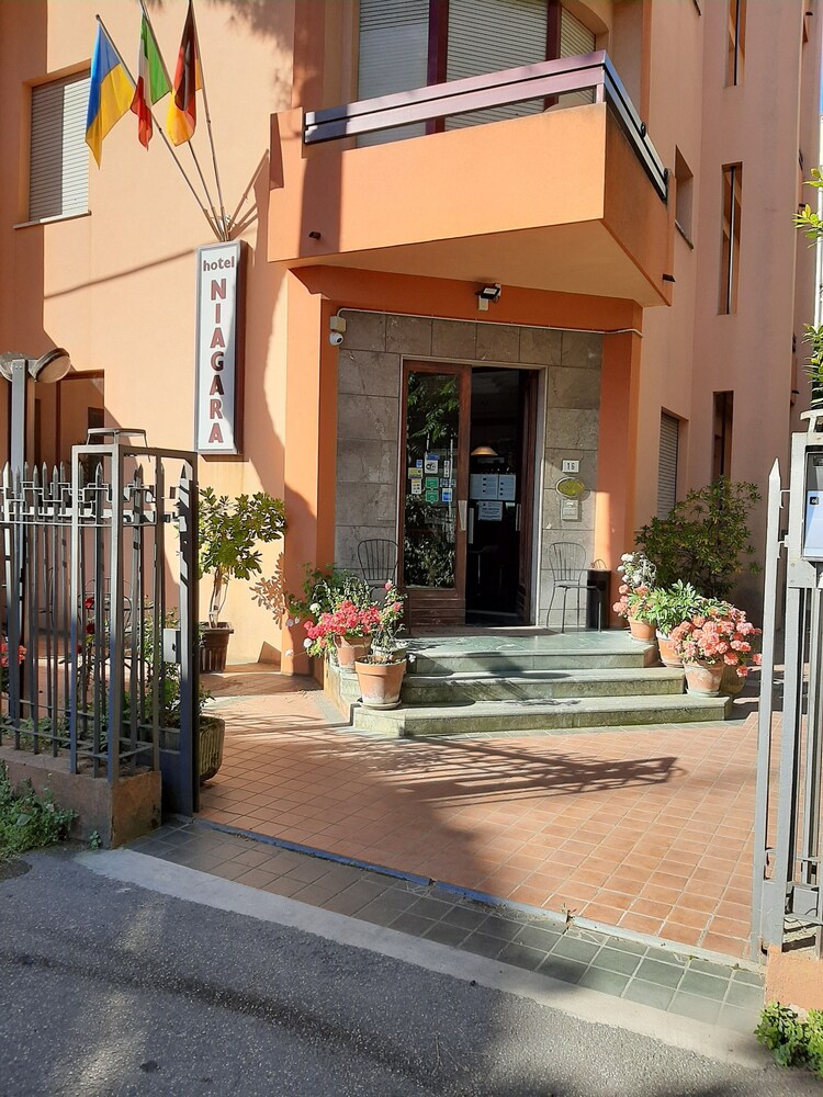 

Cagliari - Rimini - Hotel Niagara Rimini