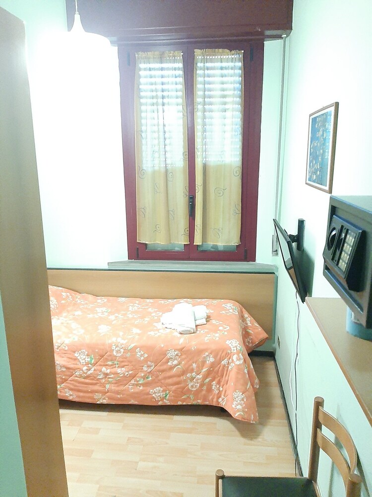 

Reggio Calabria - Riviera Romagnola, Mare Italia - Hotel Niagara Rimini