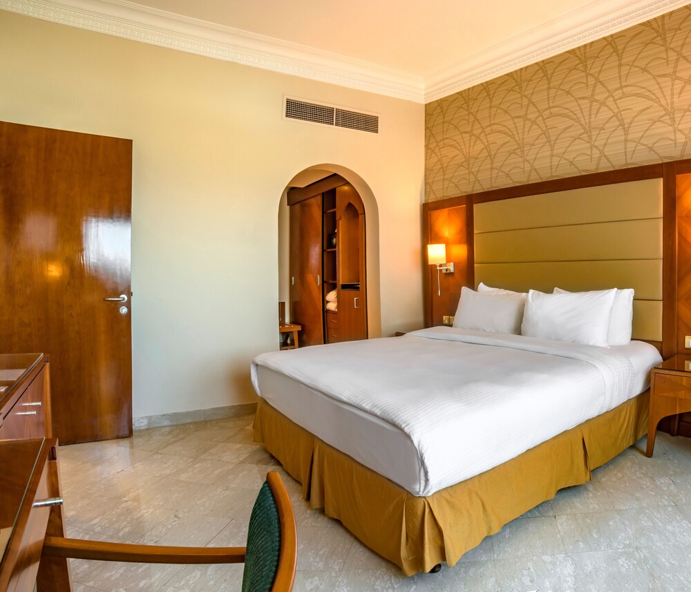

Milano - Sowayma - Crowne Plaza Jordan - Dead Sea Resort & Spa