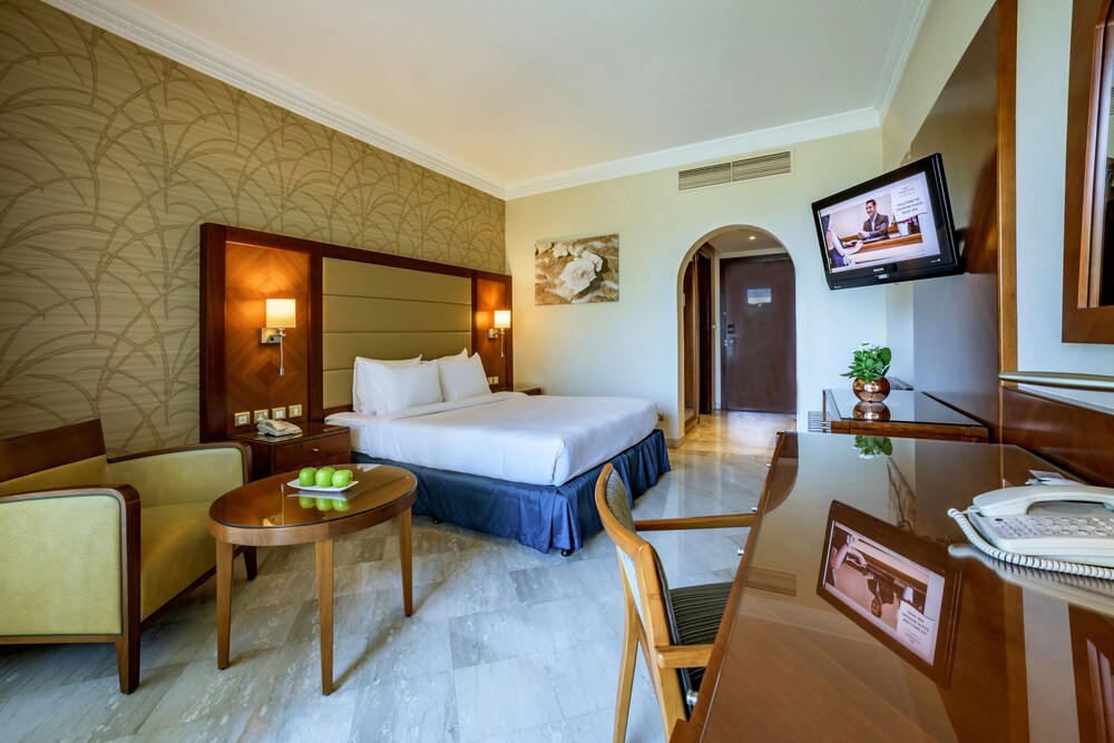 

Bari - Sweimeh - Crowne Plaza Jordan - Dead Sea Resort & Spa