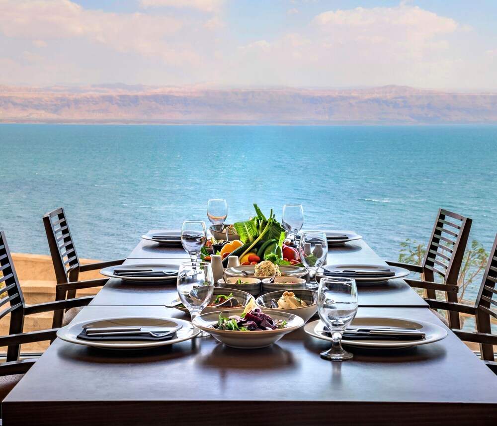 

Brindisi - Sowayma - Crowne Plaza JORDAN - DEAD SEA RESORT & SPA
