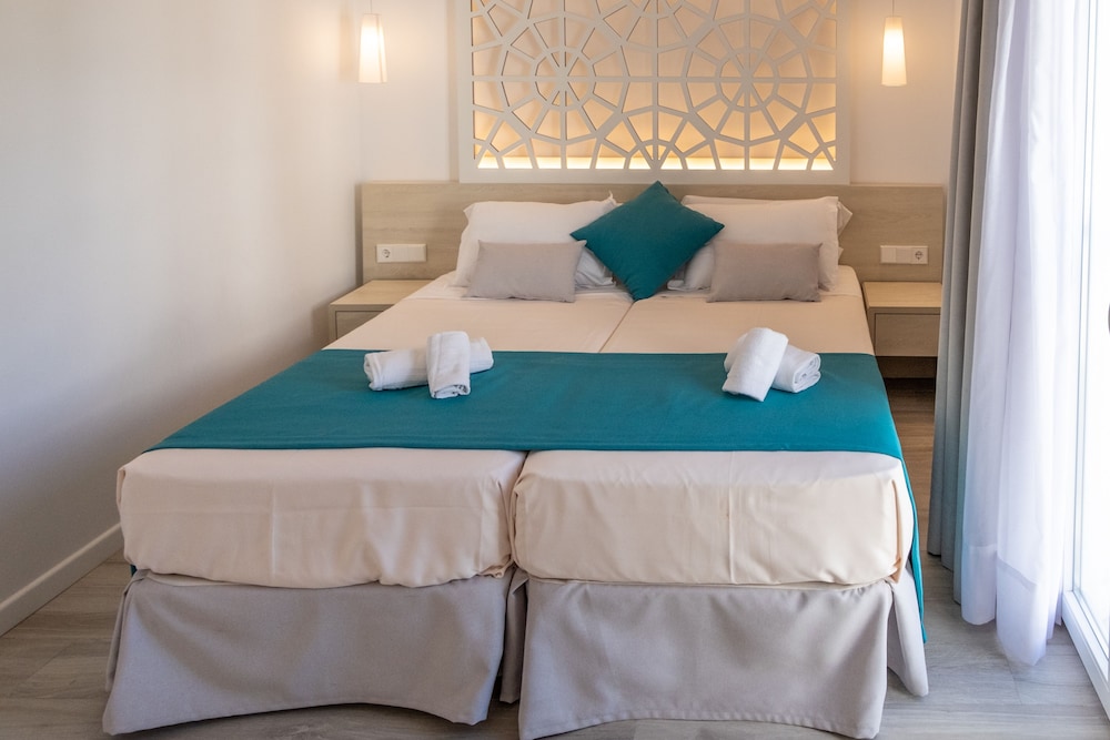 

Lamezia Terme - Cala D'Or - Hotel Club Es Talaial