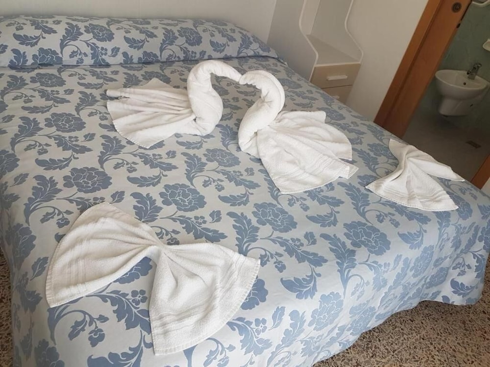 

Catania - Riviera Romagnola, Mare Italia - Hotel Zurigo