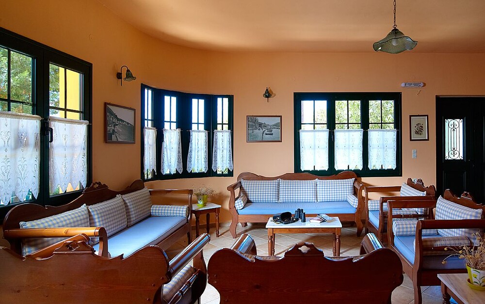 

Bologna - Marathokambos - Hotel Ledra