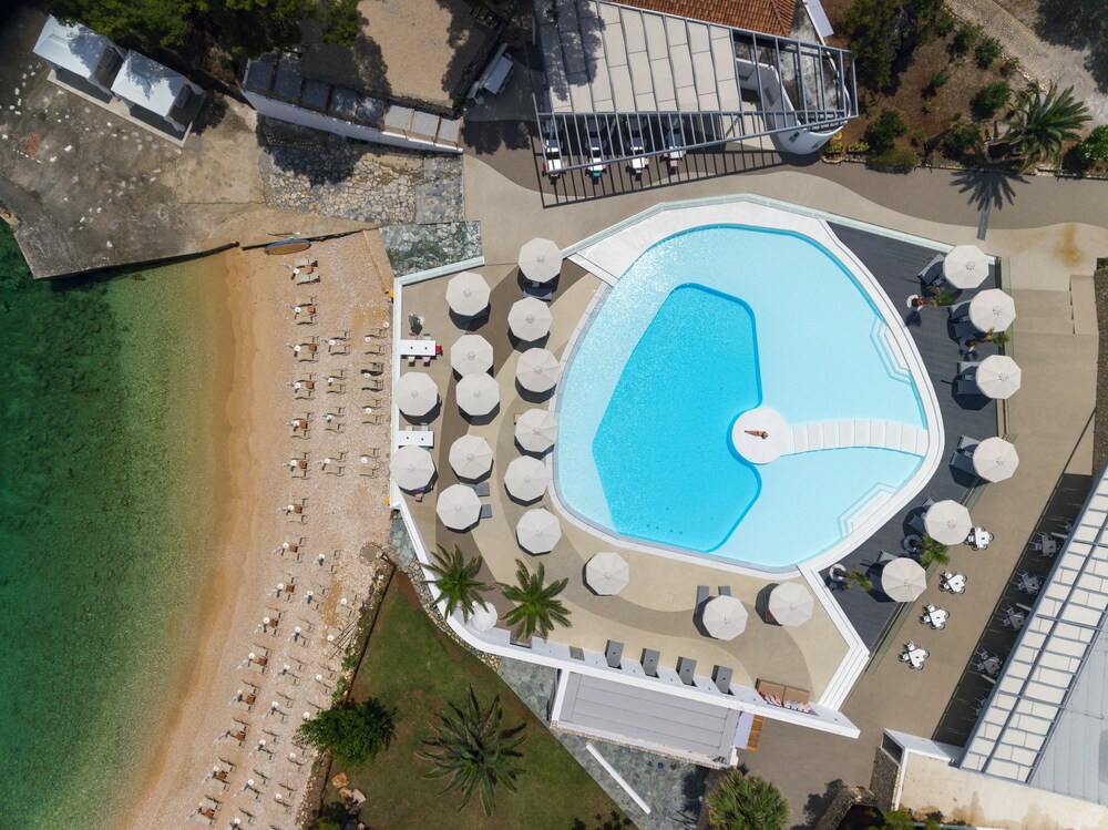

Napoli - Patitiri - Marpunta Resort, Santikos Collection