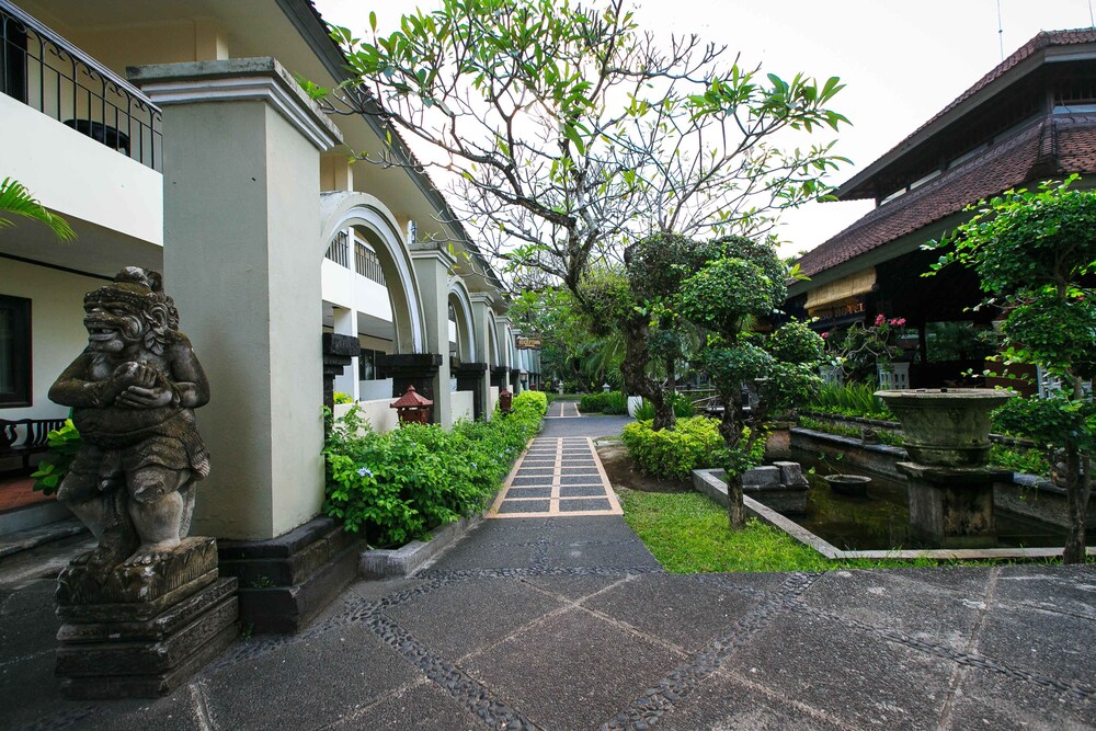 

Milano - Tuban - Legian Paradiso Hotel