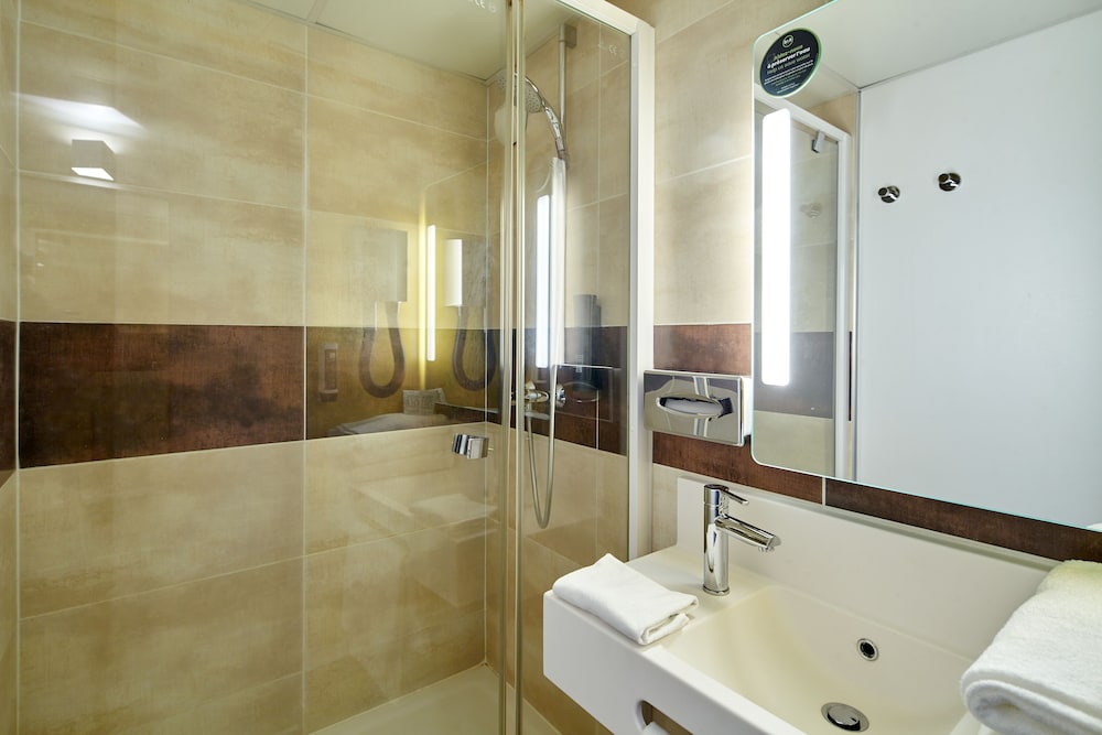 

Catania - Roissy-en-France - B&B HOTEL Paris Nord Gonesse Parc des Expos