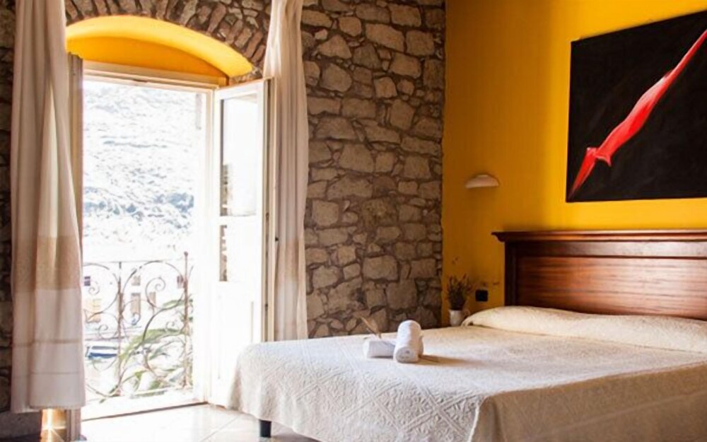 

Bologna - Tresnuraghes - Corte Fiorita Albergo Diffuso