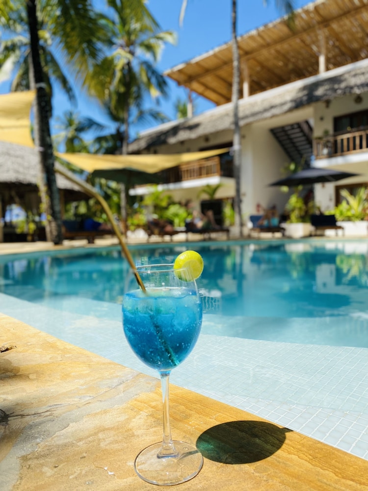 

Lamezia Terme - Jambiani, Zanzibar - Aluna Paje