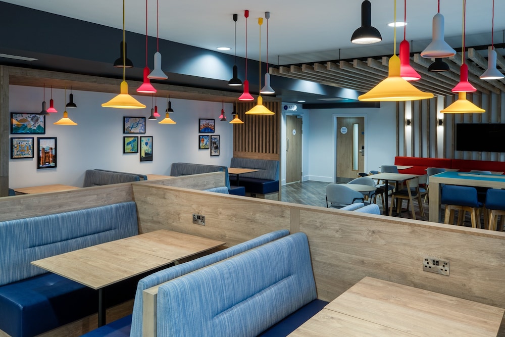 

Roma - Cambridge, Cambridgeshire - Holiday Inn Express Cambridge West - Cambourne