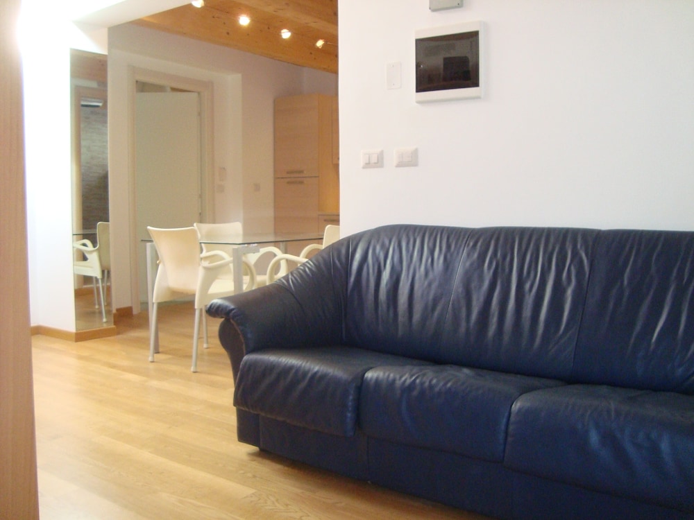 

Torino - Foggia - Residenze Romano Ristorante & SPA albergo diffuso - WHITE