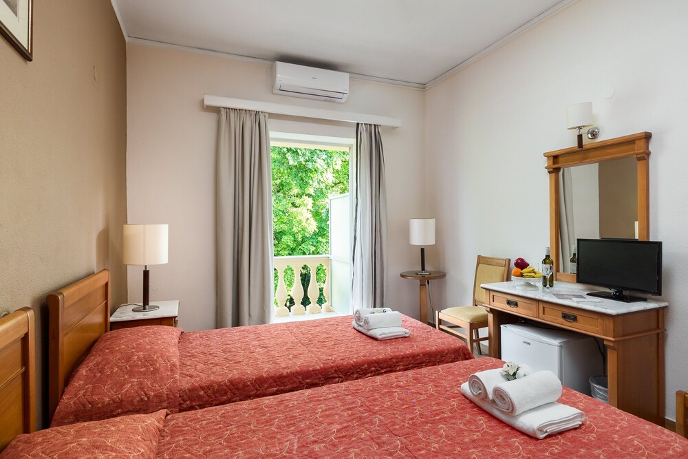 

Torino - Kanoni - Arion Hotel
