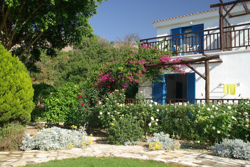 

Milano - Pissouri - Hylatio Tourist Village